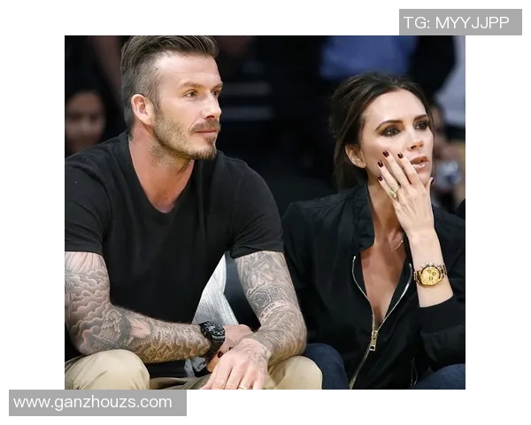 足球明星奢华游艇度假生活尽显风采与魅力的精彩瞬间