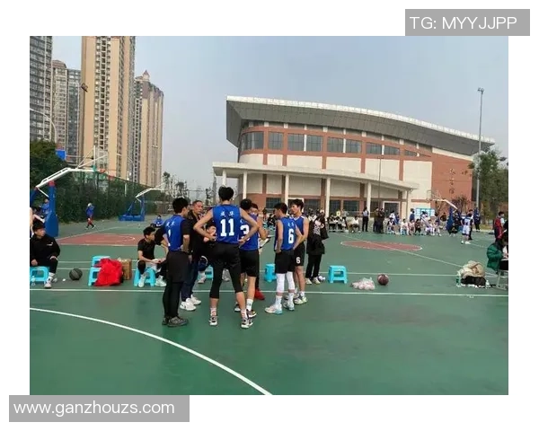 成都篮球队以59分领跑精英赛积分榜展现强劲实力和竞争优势 成都篮球队以59分领跑精英赛积分榜展现强劲实力和竞争优势