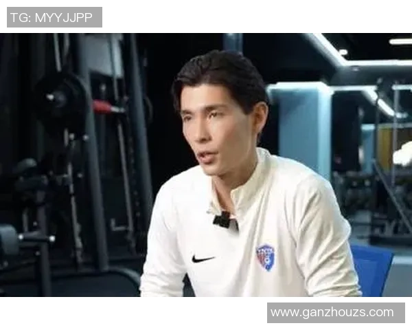 足球明星高峰采访视频揭示职业生涯背后的故事与心路历程